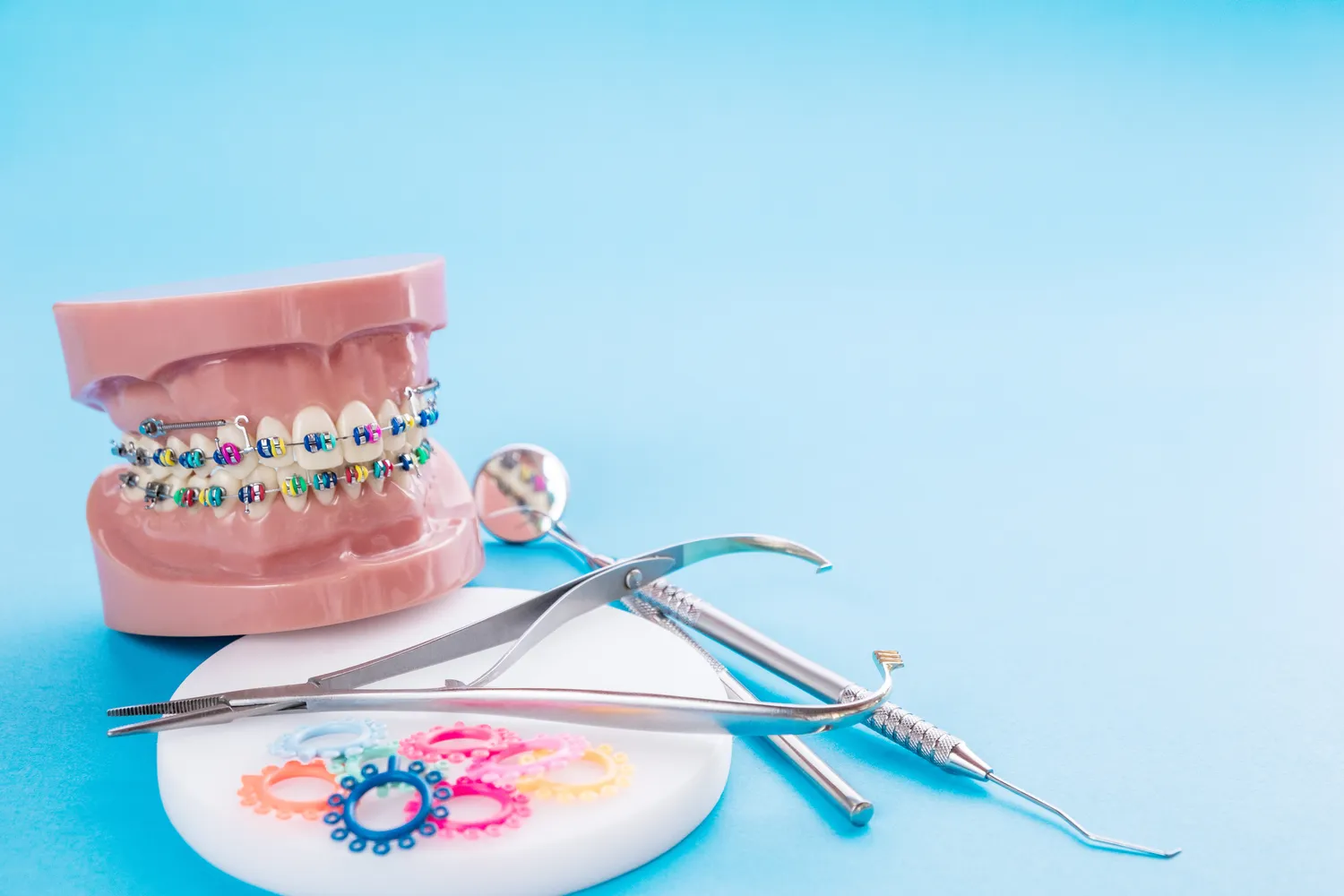 Jak się przygotować do wszczepienia implantów zębów?